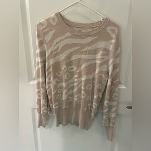 Nine West women’s tan and white sweater .size small